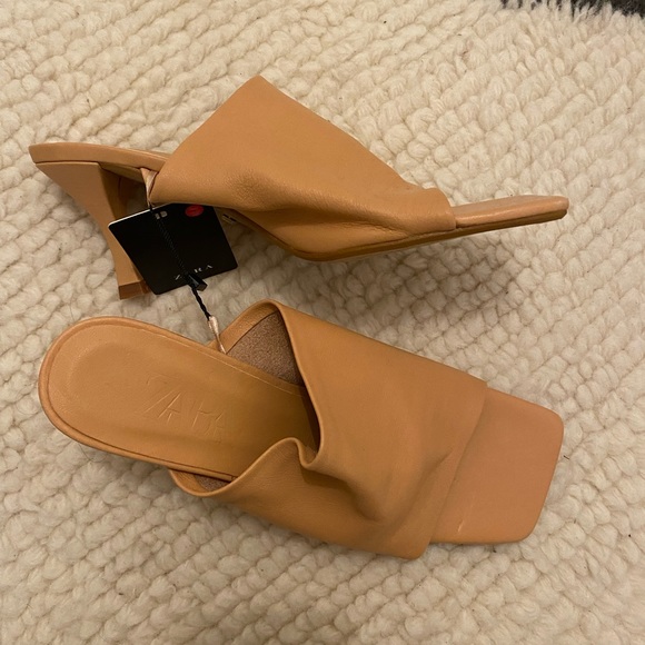 Zara leather Square toe sandals 38